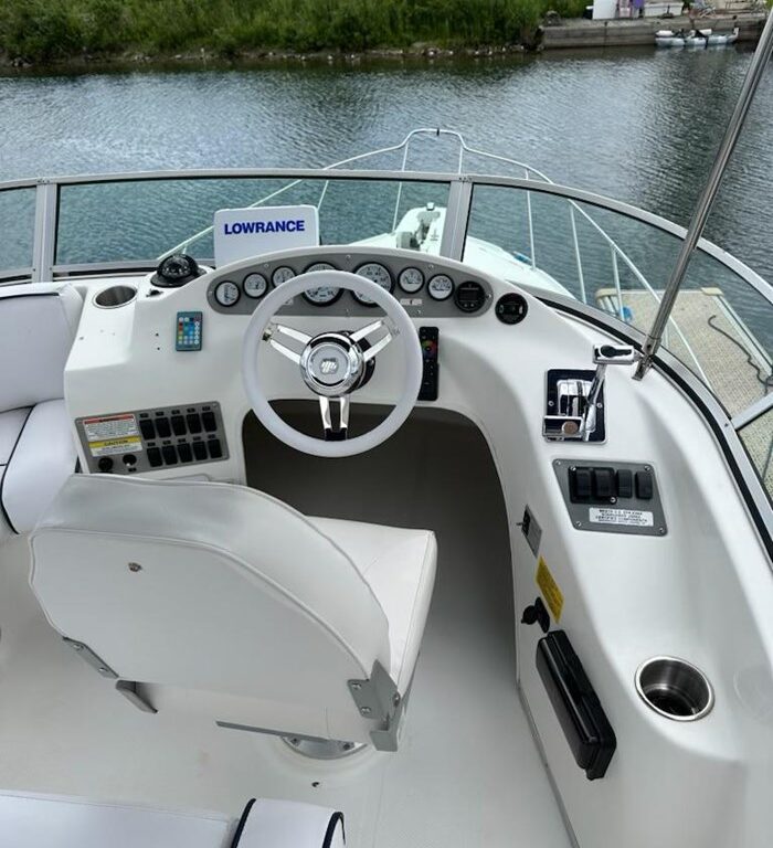 bayliner 2858 ciera command bridge (7)