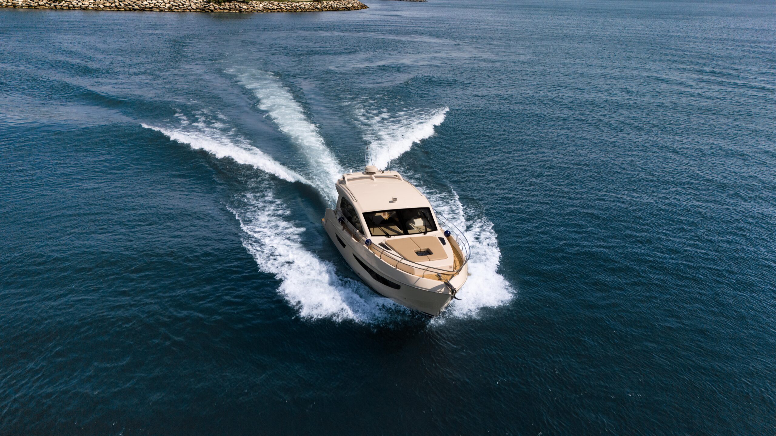 Eastar Yacht 5 min