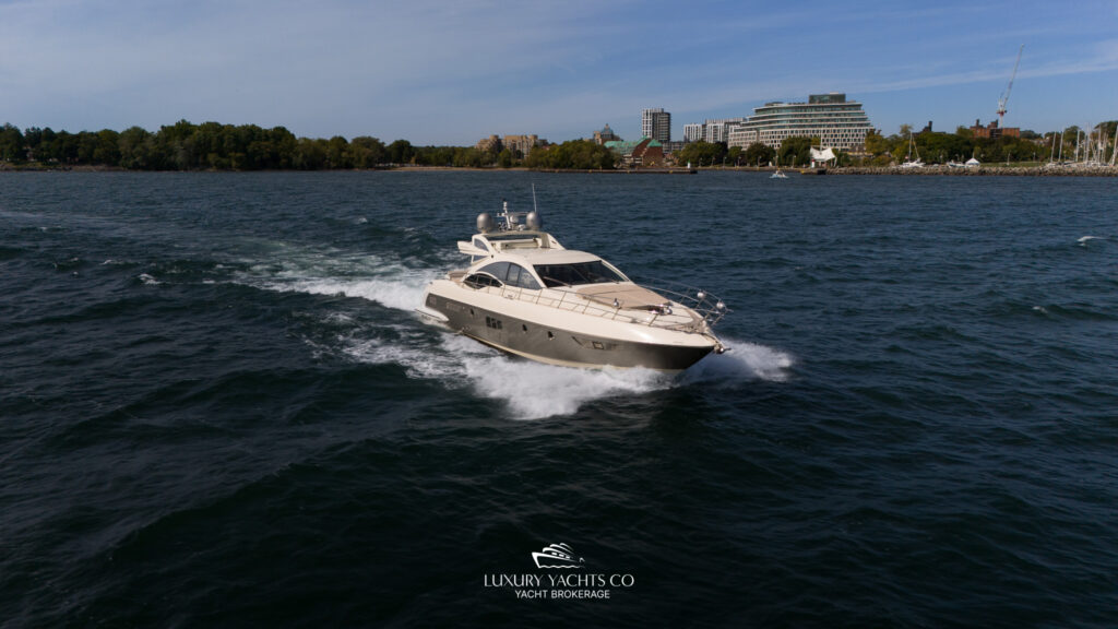 2010 Azimut 62S 3