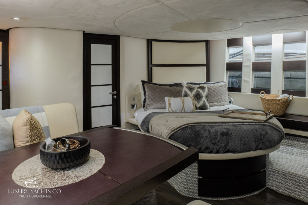 2010 Azimut 62S 31
