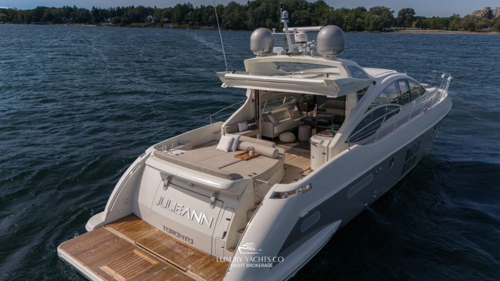 2010 Azimut 62S 6