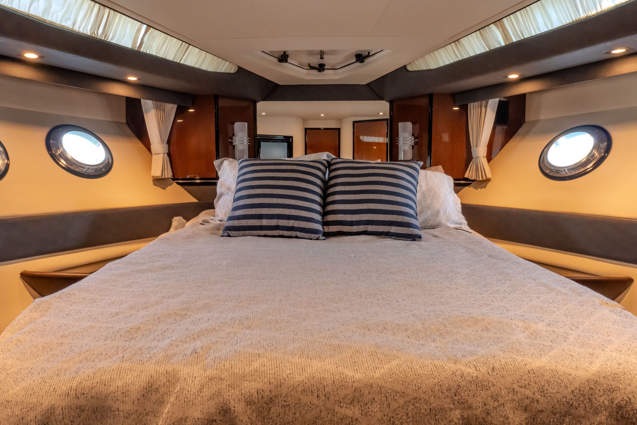 Marquis Flybridge 19 min