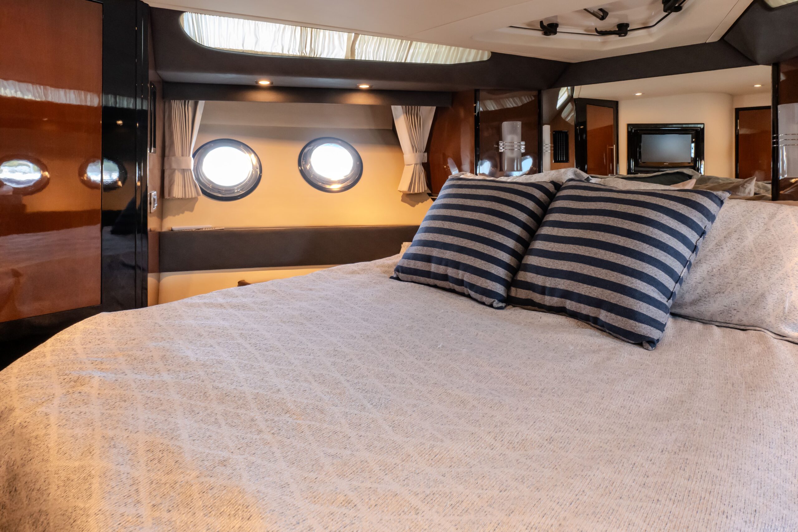 Marquis Flybridge 20 min