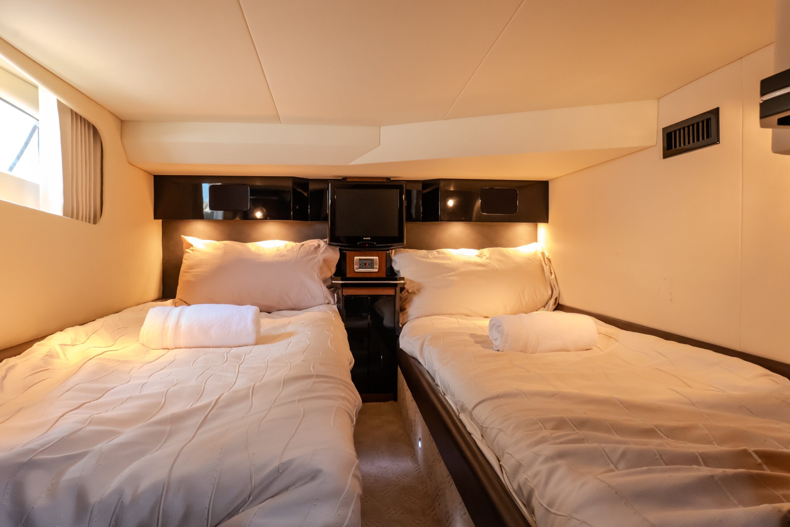 Marquis Flybridge 22 min