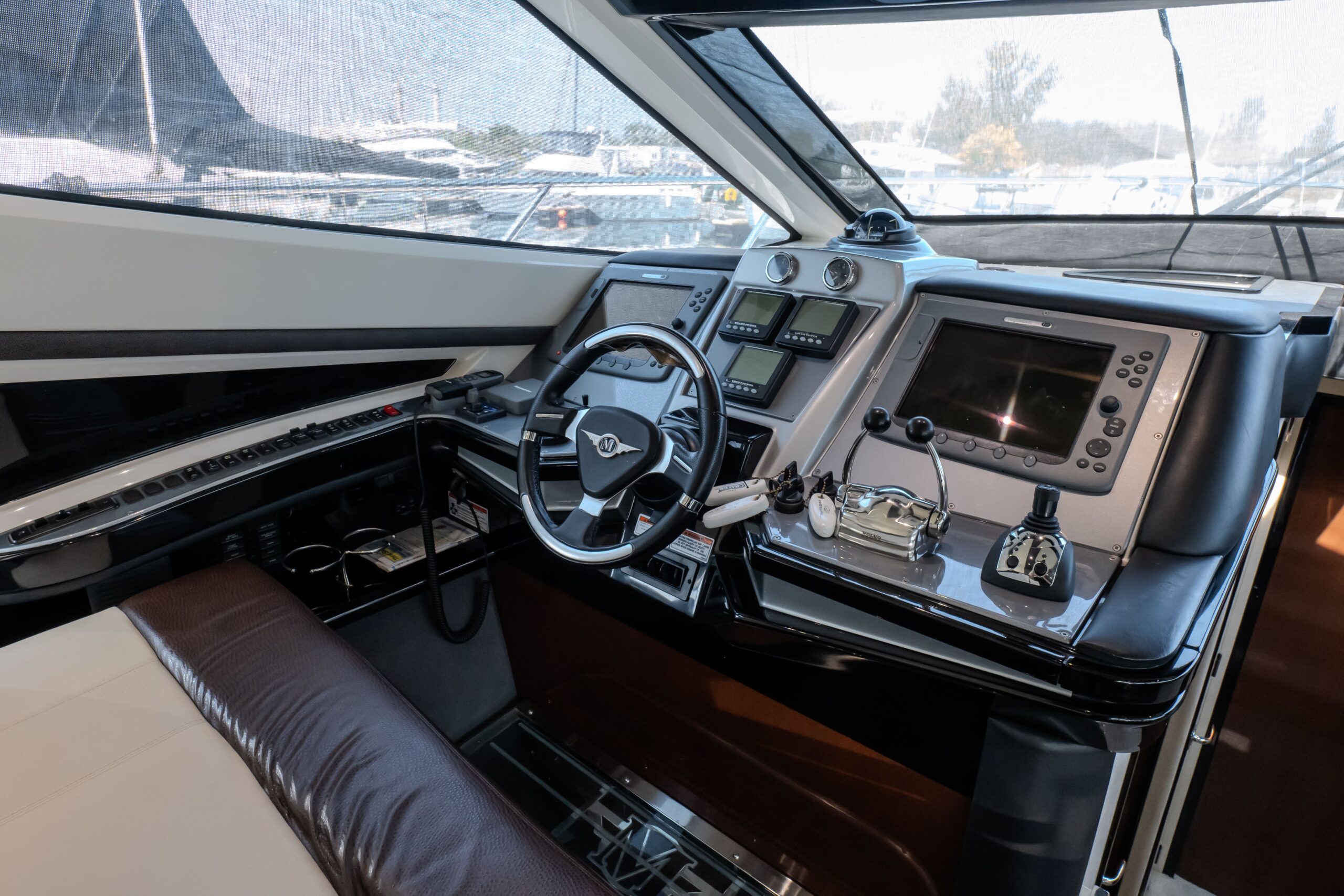 Marquis Flybridge 8 min