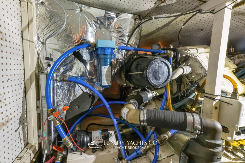 1997 Neptune Aft Cabin 372