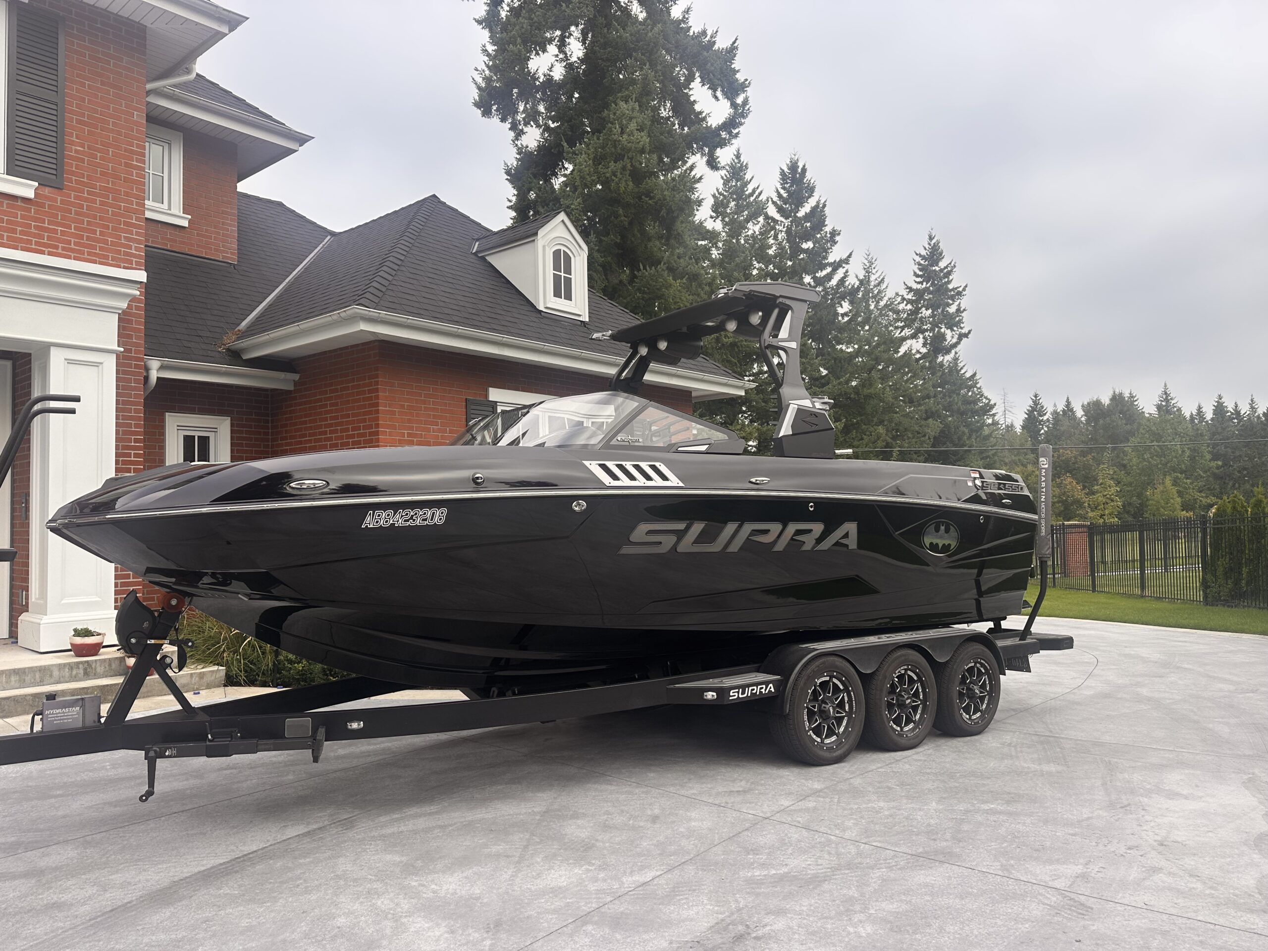 2022 Supra SE550 25FT - Luxury Yacht Sales Toronto